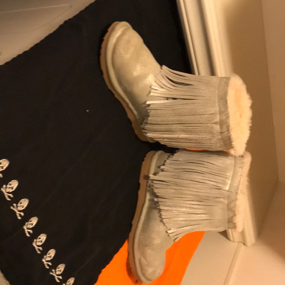 UGG BOOTS